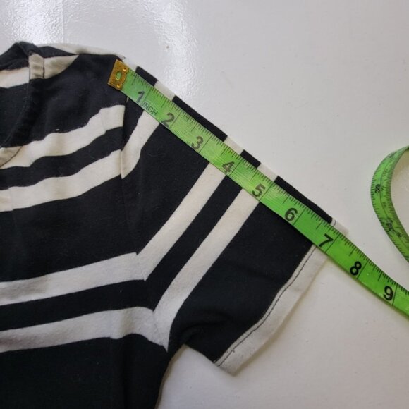 Black and White Short sleeved Mini Dress- Size M - Picture 4 of 7